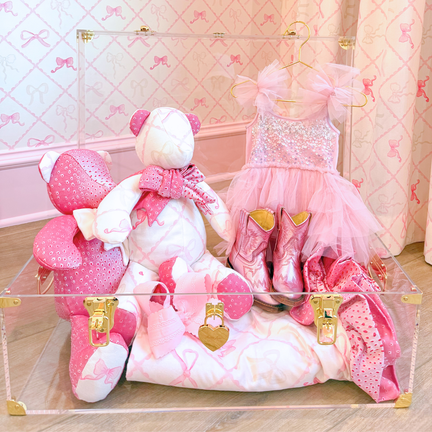 Acrylic Keepsake Trunk